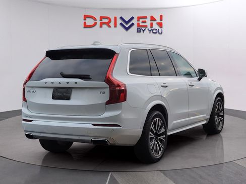 Used 2020 Volvo XC90 T5 Momentum FWD image 5