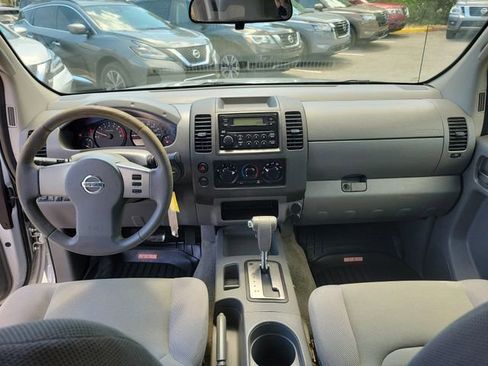 Used 2006 Nissan Frontier XE w/ (G01) XE Preferred Pkg RWD image 11