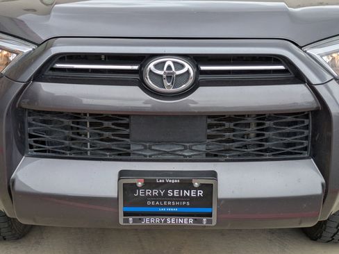Used 2021 Toyota 4Runner SR5 Premium w/ Moonroof Package AWD/4WD image 9