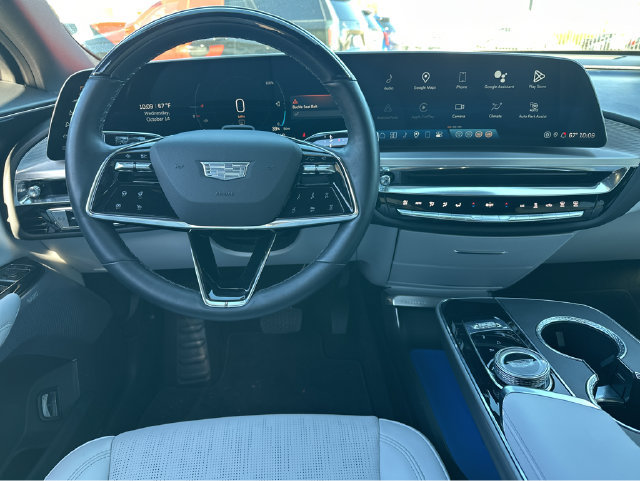 Certified 2024 Cadillac Lyriq Luxury AWD/4WD image 5