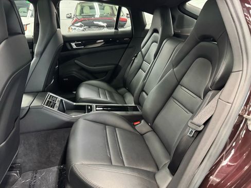 Used 2022 Porsche Panamera 4 image 28