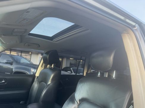 Used 2017 INFINITI QX80 2WD w/ Driver Assistance Package image 16