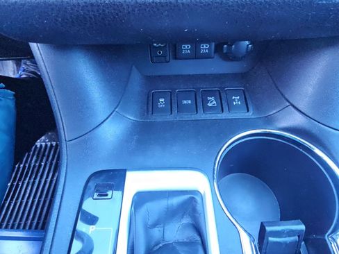 Used 2018 Toyota Highlander XLE image 19