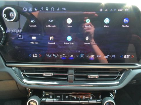 Certified 2024 Chevrolet Equinox EV RS FWD image 34