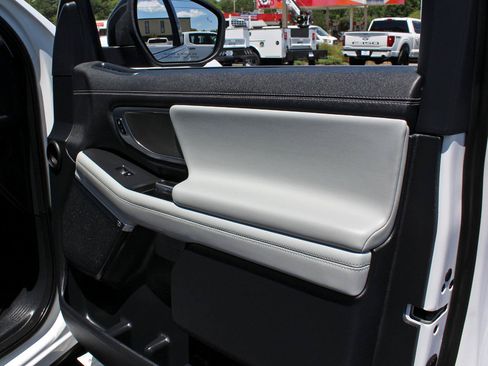 Used 2025 Ford Expedition Platinum AWD/4WD image 55