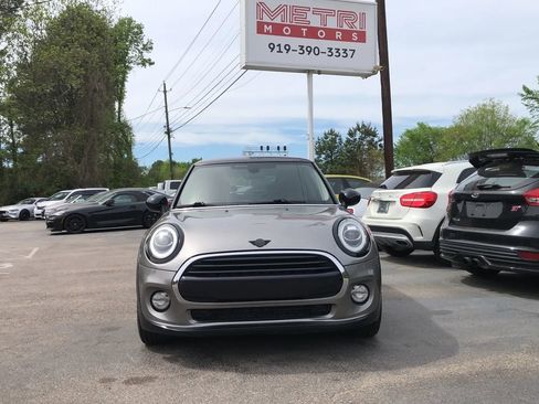Used 2019 MINI Cooper 2-Door Hardtop image 6