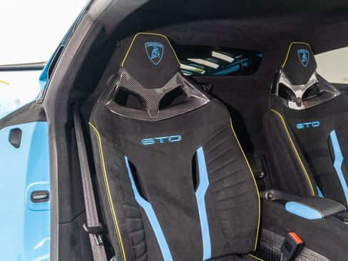 Used 2023 Lamborghini Huracan STO image 53