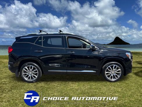 Used 2022 GMC Terrain Denali w/ Denali Premium Package image 8