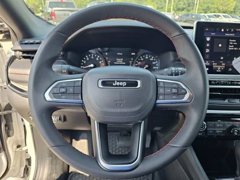 Used 2025 Jeep Compass Trailhawk AWD/4WD image 20