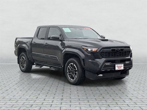 Used 2026 Toyota Tacoma TRD Sport image 4