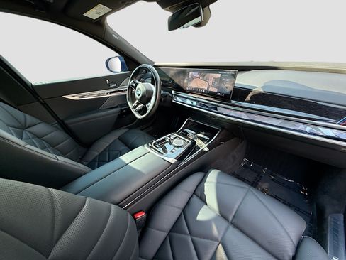 Used 2023 BMW 740i RWD image 32