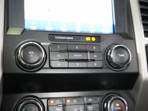 Used 2019 Ford F350 Lariat w/ Lariat Ultimate Package image 28