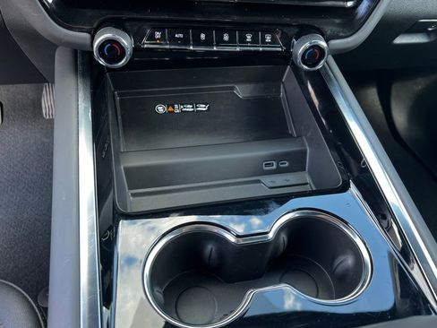 Used 2025 Chevrolet Tahoe LT image 35