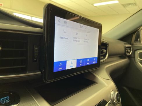Used 2022 Ford Explorer XLT w/ Equipment Group 202A image 30