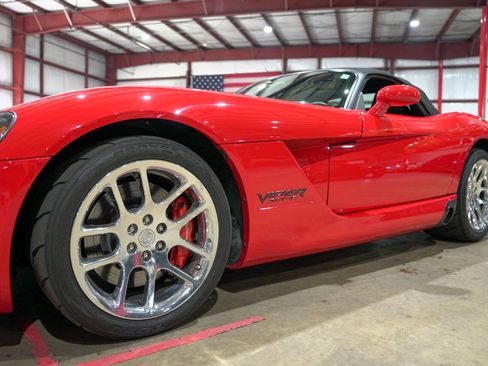 Used 2004 Dodge Viper SRT-10 image 40