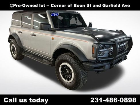 Used 2024 Ford Bronco Badlands w/ Sasquatch Package AWD/4WD image 7