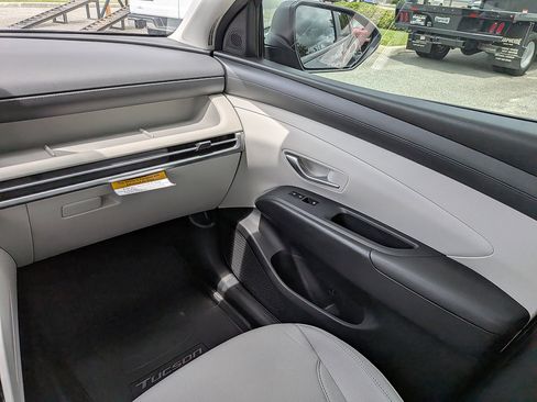 Used 2025 Hyundai Tucson SEL FWD image 34