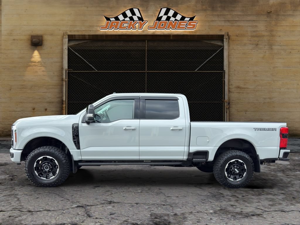 Used 2025 Ford F350 Lariat w/ Lariat Ultimate Package AWD/4WD image 3