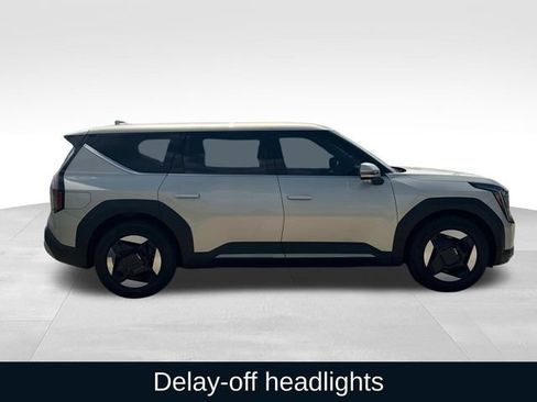 Used 2024 Kia EV9 Light Long Range image 12