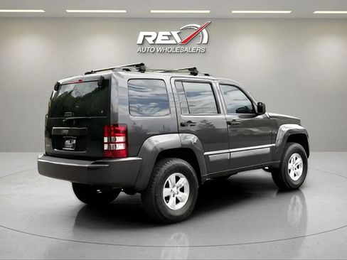 Used 2010 Jeep Liberty Sport image 34