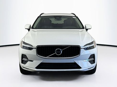 Used 2022 Volvo XC60 B5 Momentum w/ Protection Package Premier image 2
