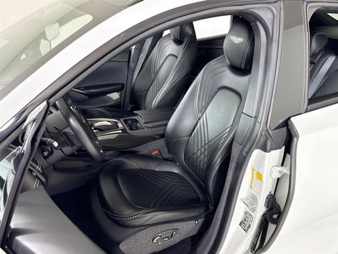 Used 2021 Aston Martin DBX image 14