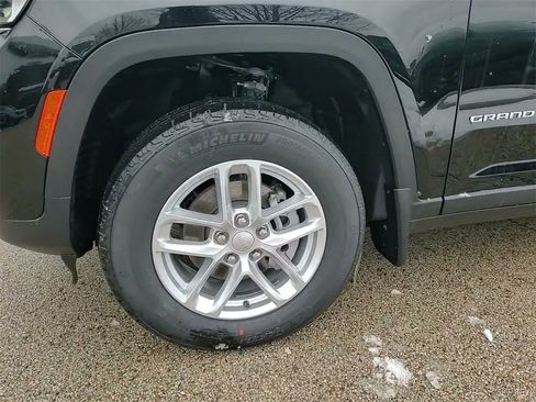 New 2025 Jeep Grand Cherokee Laredo X w/ Luxury Tech Group I image 18