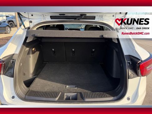 Used 2024 Chevrolet Trax ACTIV w/ Sunroof Package image 4