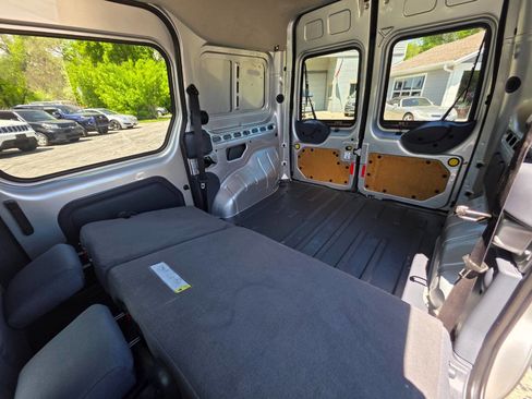Used 2010 Ford Transit Connect XLT FWD image 21