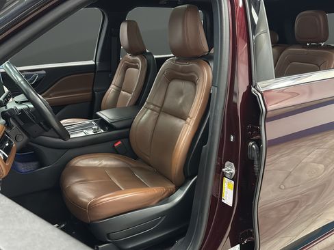 Used 2022 Lincoln Aviator Grand Touring AWD/4WD image 9