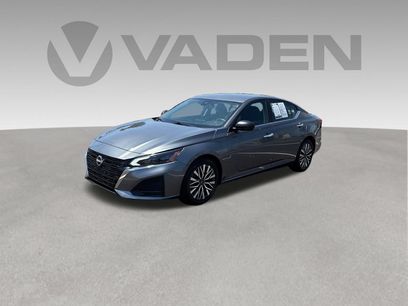 Used 2024 Nissan Altima 2.5 SV