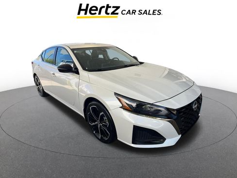 Used 2025 Nissan Altima 2.5 SR image 1