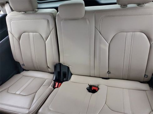 Used 2022 Ford Expedition Limited image 10