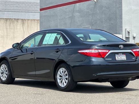 Used 2015 Toyota Camry LE FWD image 7