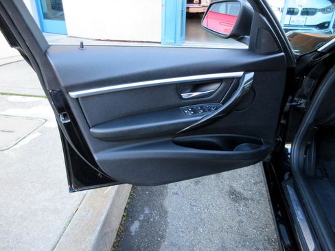 Used 2017 BMW 330i Sedan image 5