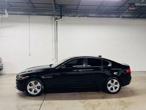Used 2017 Jaguar XE XE 25t Sedan 4D image 5