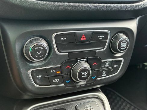 Used 2019 Jeep Compass Latitude w/ Cold Weather Group AWD/4WD image 26