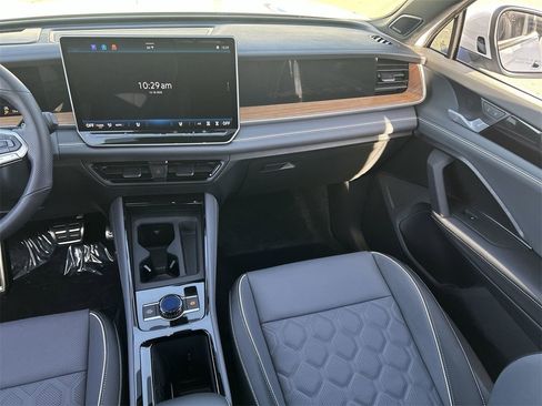 New 2026 Volkswagen Tiguan SEL R-Line image 12