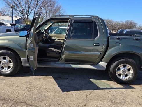 Used 2002 Ford Explorer Sport Trac 4x4 image 3