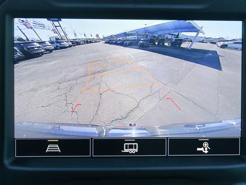 Used 2021 GMC Sierra 1500 AT4 w/ AT4 Preferred Package AWD/4WD image 4
