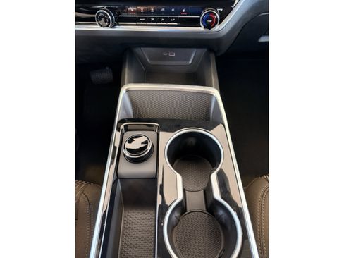New 2026 Chevrolet Equinox LT w/ Midnight Edition FWD image 11