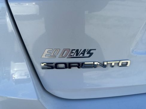 Used 2019 Kia Sorento LX image 13