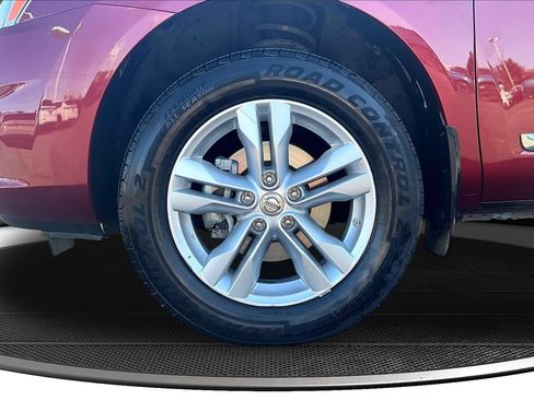 Used 2013 Nissan Rogue SV w/ Premium Pkg AWD/4WD image 30