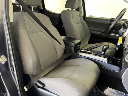 Used 2020 Toyota Tacoma SR5 image 12
