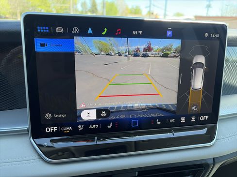 Certified 2025 Volkswagen Tiguan SE AWD/4WD image 24