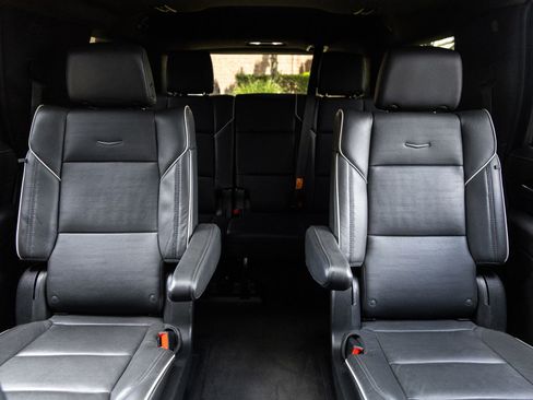 Used 2023 Cadillac Escalade Premium Luxury RWD image 29