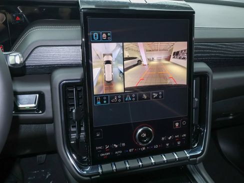 New 2026 GMC Yukon XL AT4 Ultimate AWD/4WD image 22