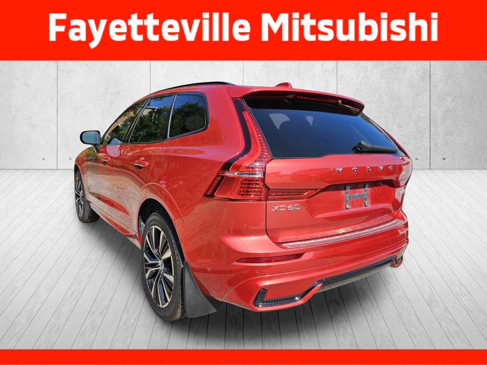 Used 2023 Volvo XC60 B5 Plus w/ Protection Package Premier AWD/4WD image 9