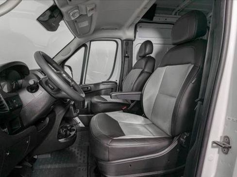 Used 2024 RAM ProMaster 2500 w/ Convenience Group FWD image 13