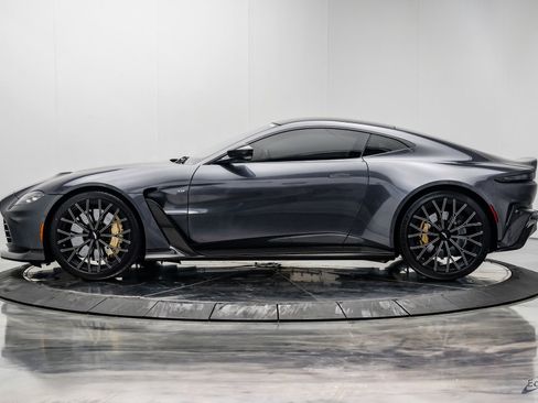 Used 2023 Aston Martin V12 Vantage RWD image 8